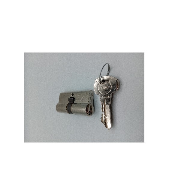 BOMBILLO YALE 30-30 NIQUEL LEVA LARGA LL/IGUALES (Y53030HNLLI) | Herrajes HE