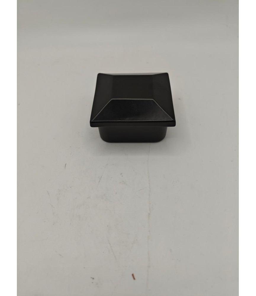 REMATE PIRAMIDE PLANA 60X60 NEGRO