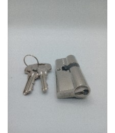 BOMBILLO YALE 30-40 NIQUEL LEVA CORTA LL/IGUALES (Y53040HNLLI)